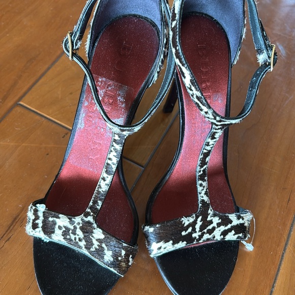 Burberry heels-new and authentic size 36 - Picture 2 of 8